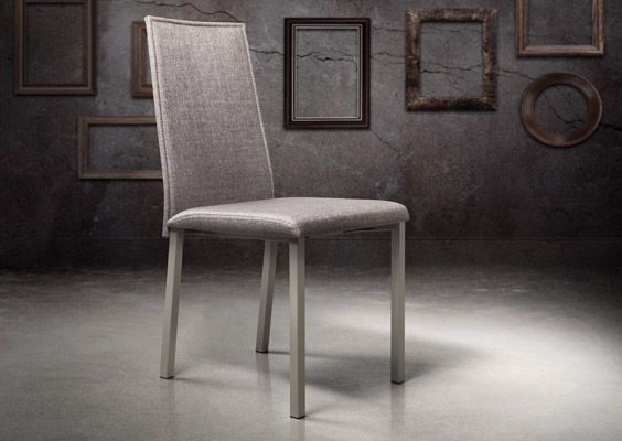 CHAISE TRAPEZIO