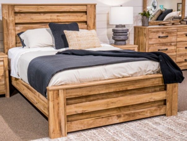 Signature Design by Ashley® Maystonna Brown Queen Panel Headboard-1