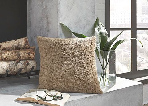 Signature Design by Ashley® Hulsey 4-Piece Cream Pillows-2