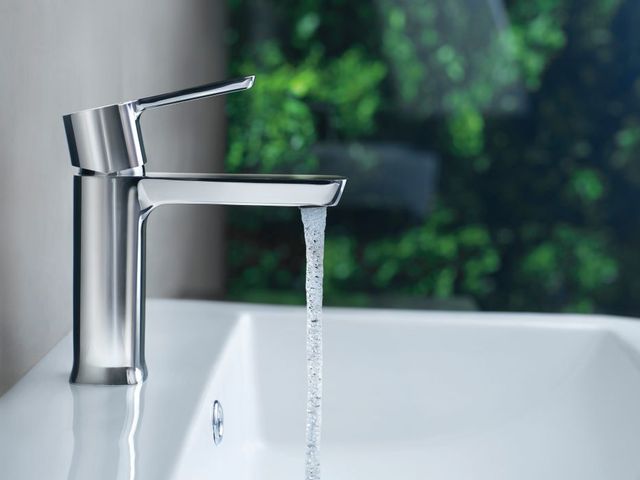 Delta Modern Chrome 6" Single Handle Project-Pack Bathroom Faucet with Drain-3