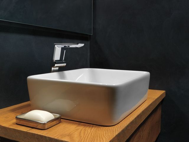Delta Pivotal® Lumicoat® Chrome Single Handle Vessel Bathroom Faucet-1