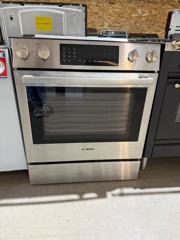 Clearance Bosch® 800 Series 30" Stainless Steel Slide-In Electric Range-0