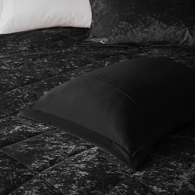 Olliix by Intelligent Design Felicia Black Full/Queen Velvet Comforter Set-3