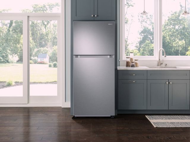 Samsung 33 in. 21.1 Cu. Ft. Stainless Steel Top Freezer Refrigerator-10