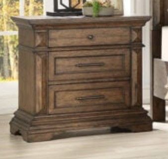 New Classic® Home Furnishings Mar Vista 4-Piece Walnut Queen Panel Bedroom Set-3