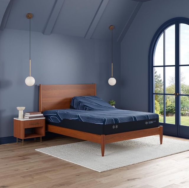 Serta® iSeries NXG™ 1500 Hybrid 12" Firm Smooth Top Split Head Queen Mattress-1