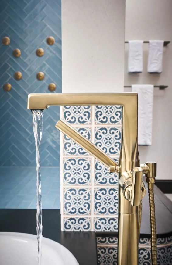 Brizo Levoir® Brilliance® Luxe Gold® Single-Handle Floor Mount Tub Filler-1