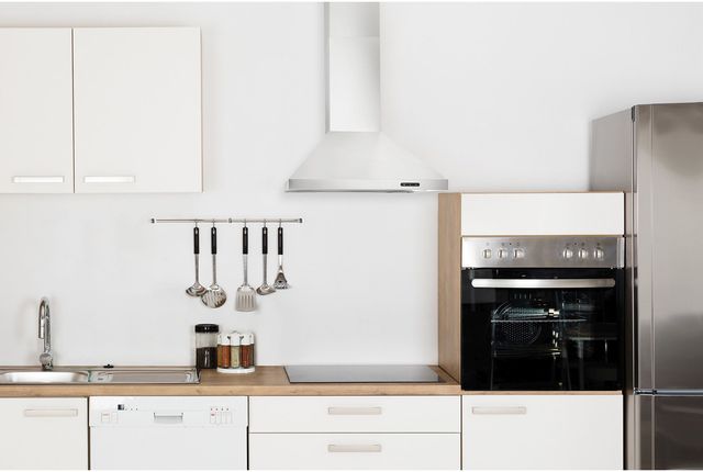 Broan® Elite EW48 Series 24" Stainless Steel Convertible Wall Mount Chimney Range Hood-2
