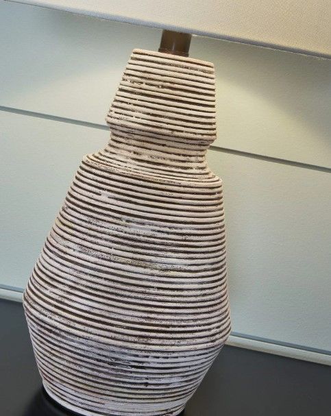 Signature Design by Ashley® Jairburns Brick Red/White Table Lamp-3