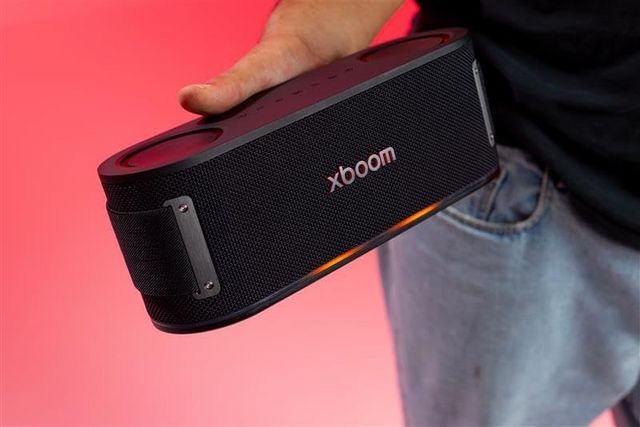 LG xboom Bounce Core Black Wireless Portable Speaker-4