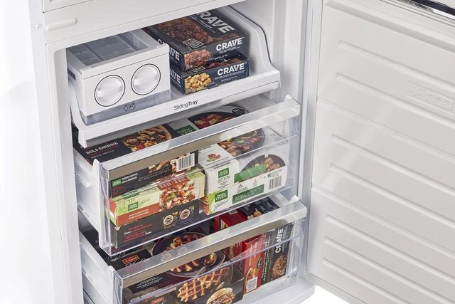 Unique® Appliances Classic Retro 24" 11.7 Cu. Ft. Marshmallow White Counter Depth Bottom Freezer Refrigerator-3