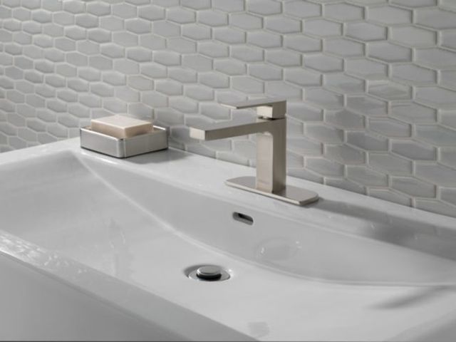 Peerless Xander® Brushed Nickel Single Handle Lavatory Faucet-1