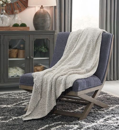 Signature Design by Ashley® Leonita Black/White Throw-2