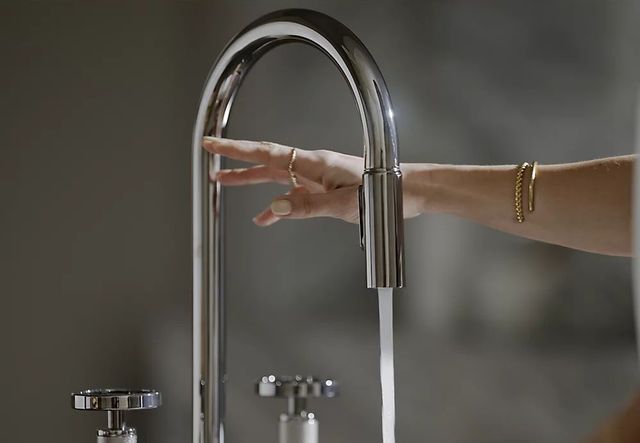 KOHLER® Billet® Vibrant Brushed Moderne Brass Touchless Kitchen Sink Faucet with 2-Function Sprayhead and Round Handles-4