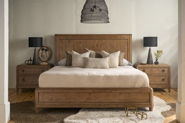 Universal Explore Home™ Griffith Park Sienna Queen Panel Bed-1