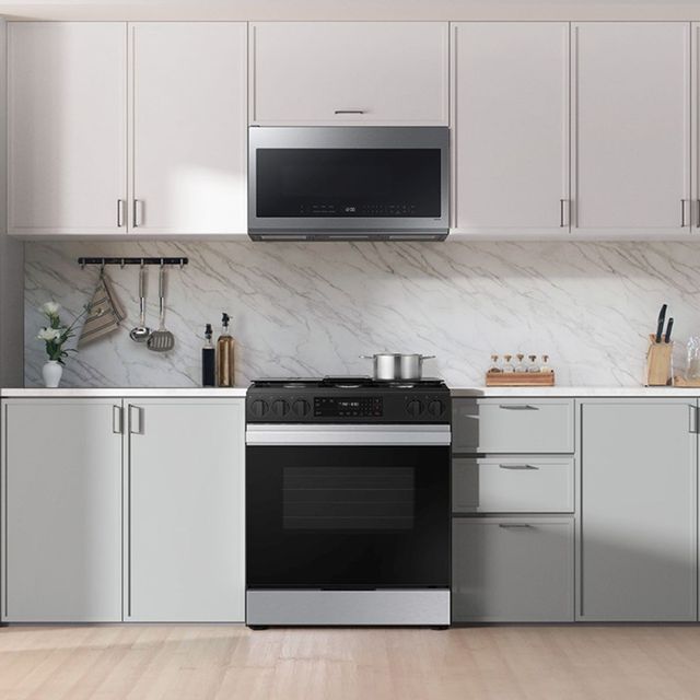 Samsung Bespoke 30" Stainless Steel Slide In Gas Range-6