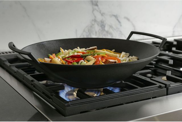 Monogram® Statement Collection 30" Stainless Steel Pro Style Natural Gas Range-4