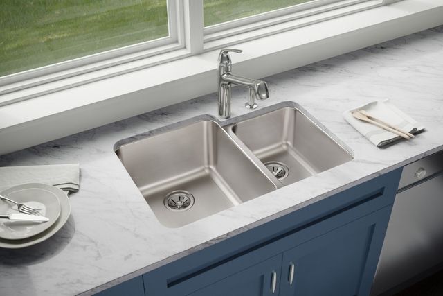 Elkay Lustertone® Classic Lustrous Satin 30-3/4" x 21" x 9-7/8" Offset 60/40 Double Bowl Undermount Sink-2