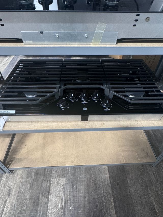GE® 30" Black BuiltIn Gas Cooktop Appliance Distributors Unlimited USA