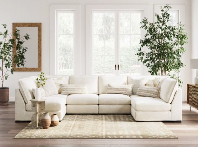 Benchcraft® Donelson Creek 6-Piece Vanilla U-Shape Sectional-1