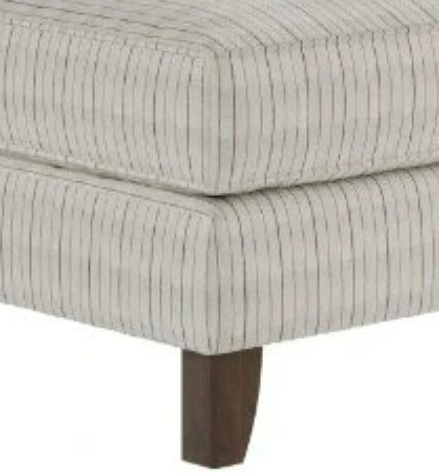 Fusion Furniture Vandy Heather Faya Heather Gray Cocktail Ottoman-1