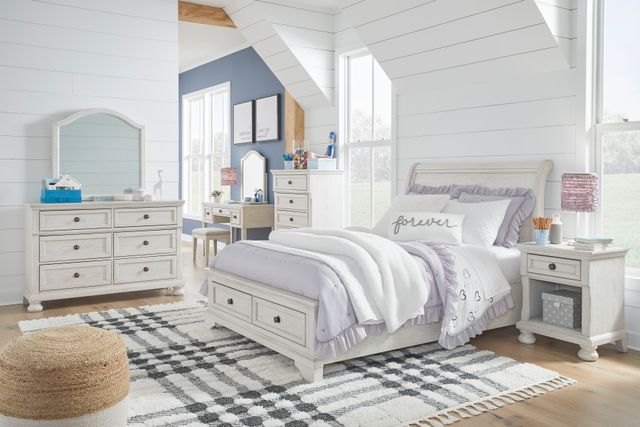 Signature Design by Ashley® Robbinsdale 2-Piece Antique White California King Sleigh Bed Set-3
