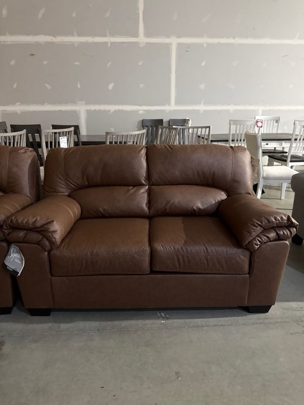 Clearance Signature Design by Ashley® WillowBend Caramel Loveseat-0