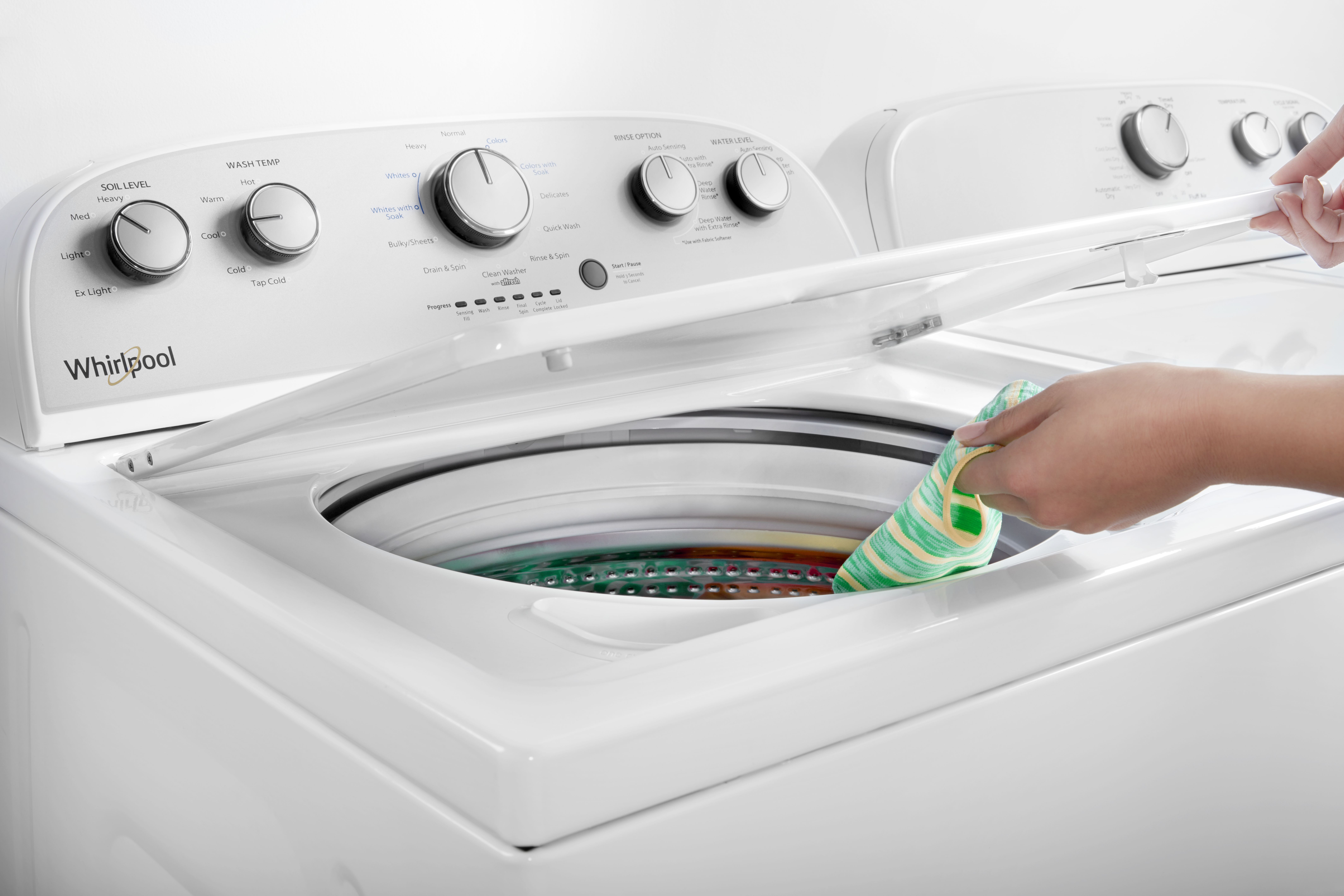 washin Samsung 5.8 cu. ft White Top Load Washer with Vibration