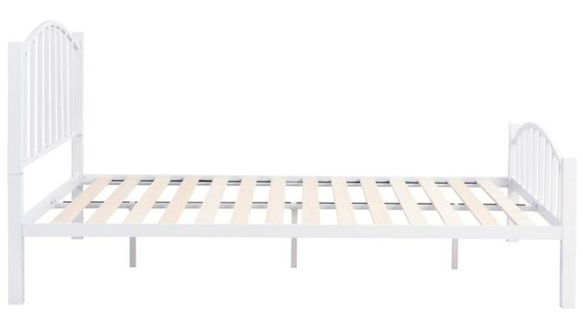 Weekender™ Obray White King Platform Bed-3