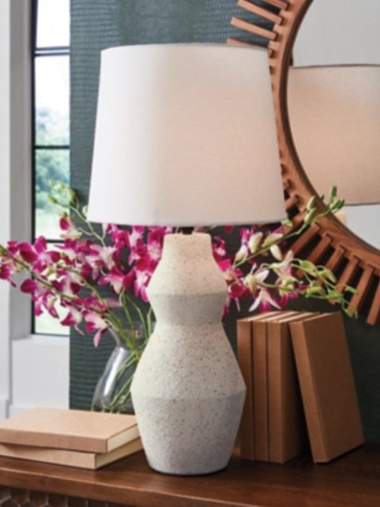 Signature Design by Ashley® Dawthorne Cream Table Lamp-2