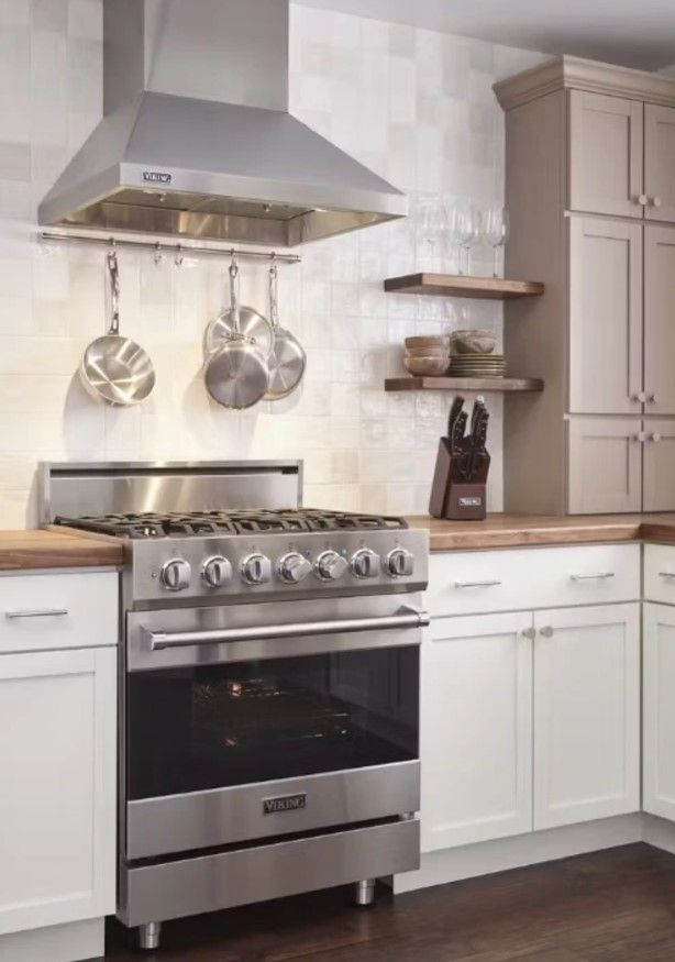 Viking® 3 Series 36" Splash Wide Chimney Wall Hood with Ventilator-1