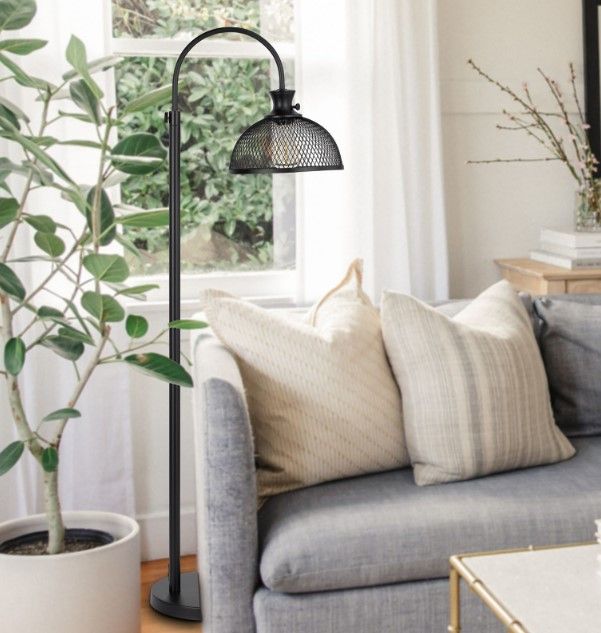 Cal® Lighting & Accessories Lewiston Black Floor Lamp-2