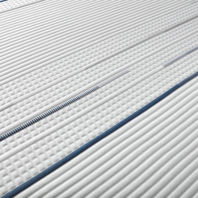 Serta® iComfort® CF3000 Foam Plush Mattress-2