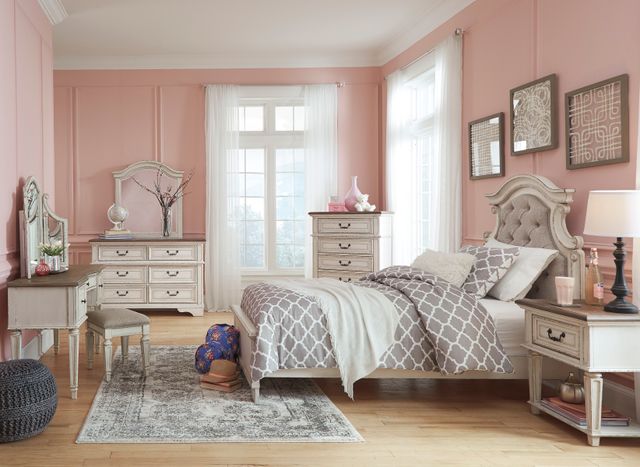 Signature Design by Ashley® Realyn Vanity/Mirror/Stool Set-3