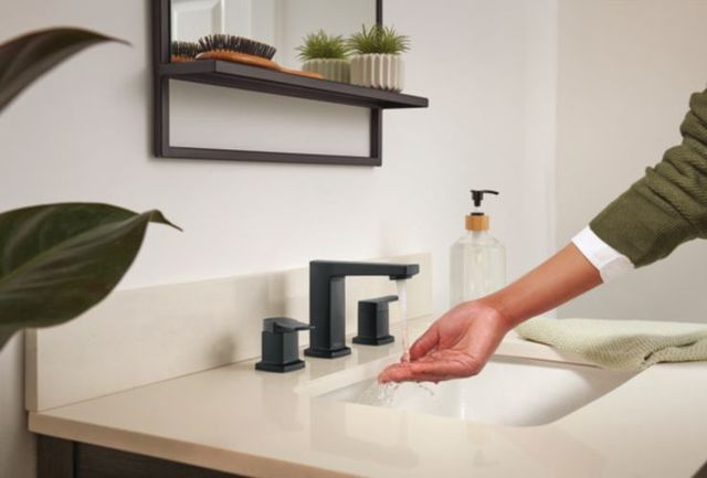 Peerless Ezra® Matte Black 2-Handle Widespread Lavatory Faucet-3
