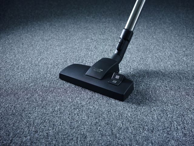 Miele Vacuum Classic C1 Pure Suction Graphite Grey Canister Vacuum-4