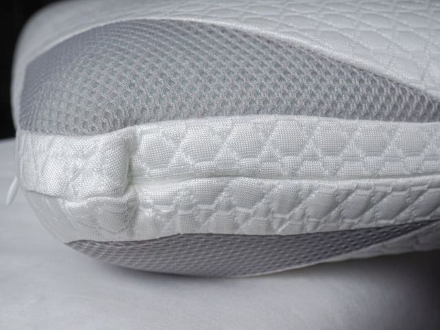 SlumberShield® Embrace White Ice King Pillow-3