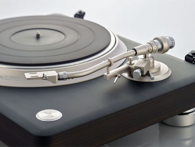 Denon® Dark Ebony Turntable-3