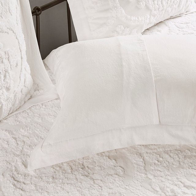 Olliix by Madison Park 5 Piece White Viola Tufted Cotton Chenille Daybed Set-3