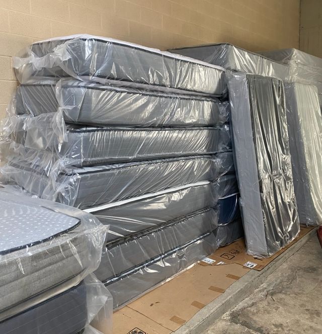 Sides Imperial Twin Mismatched Mattress and Box-2