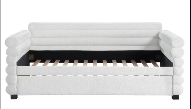 Coaster® Patricia White Upholstered Twin Day Bed-2