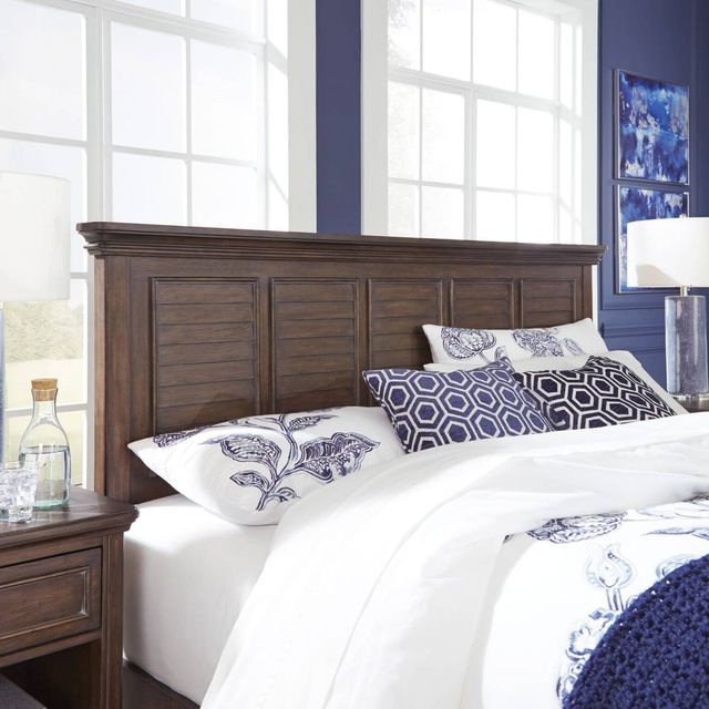 Homestyles® Southport 3-Piece Distressed Oak King Bedroom Set-2