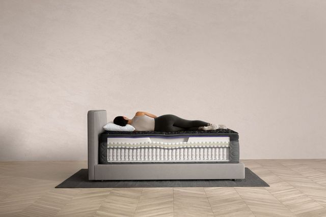 Beautyrest Black® Series 4 Hybrid 16" Firm Box Top Queen Mattress-8