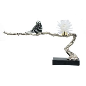 Click to view more images of the product.