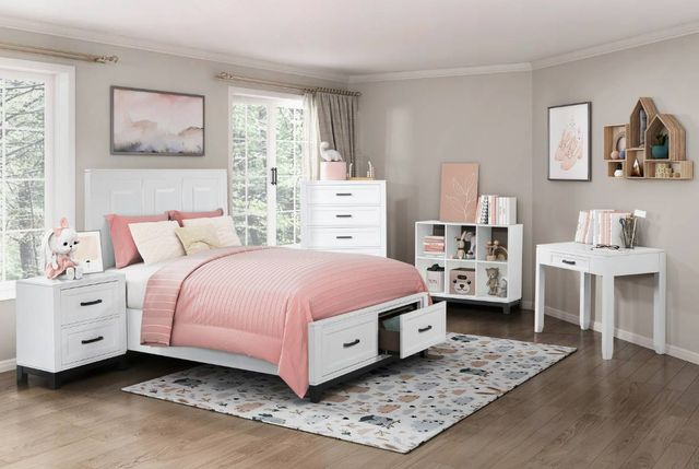 Homelegance® Garretson Gray/White Queen Panel Bed with Footboard Storage-1
