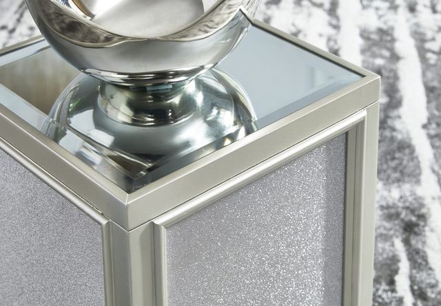 Signature Design by Ashley® Traleena 2-Piece Mirrored Top Nesting End Table with Silver Base Set-3