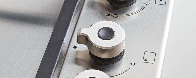 Bertazzoni Professional Series 24" Stainless Steel Front Control Natural Gas Cooktop-2
