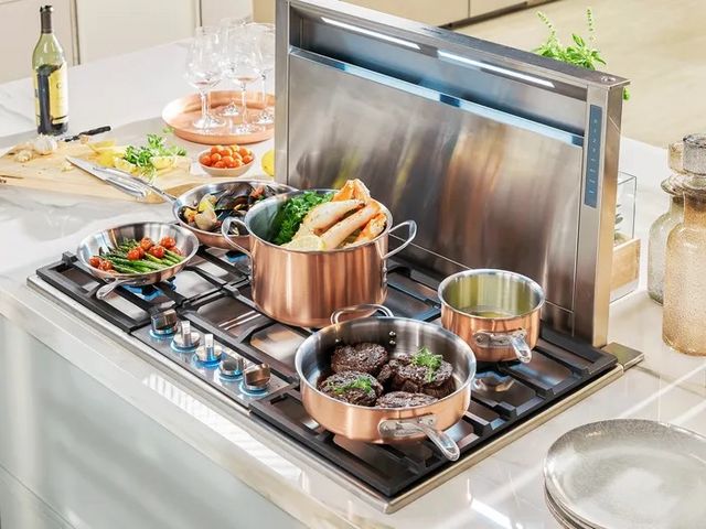 Thermador® Masterpiece® Pedestal Star® 36" Stainless Steel Natural Gas Cooktop-5