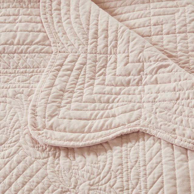 Olliix by Madison Park Tuscany Blush Oversized Quilted Throw with Scalloped Edges-3