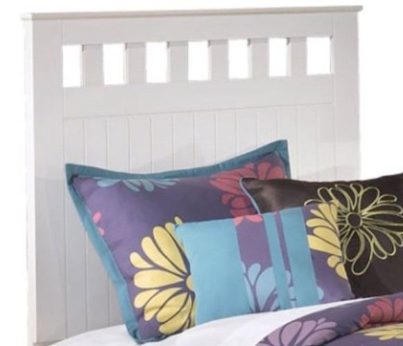 Signature Design by Ashley® Lulu 5-Piece White Twin Panel Bed Set-1
